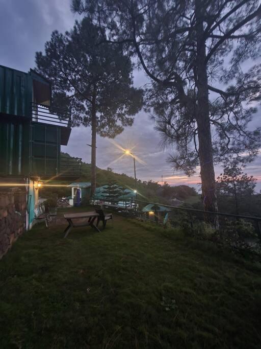 Kasauli Cascade A Cheerfull 4 Bedroom Challet المظهر الخارجي الصورة