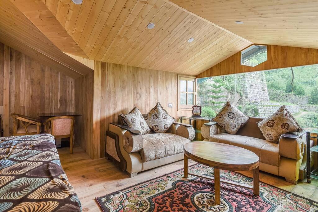 Kasauli Cascade A Cheerfull 4 Bedroom Challet المظهر الخارجي الصورة