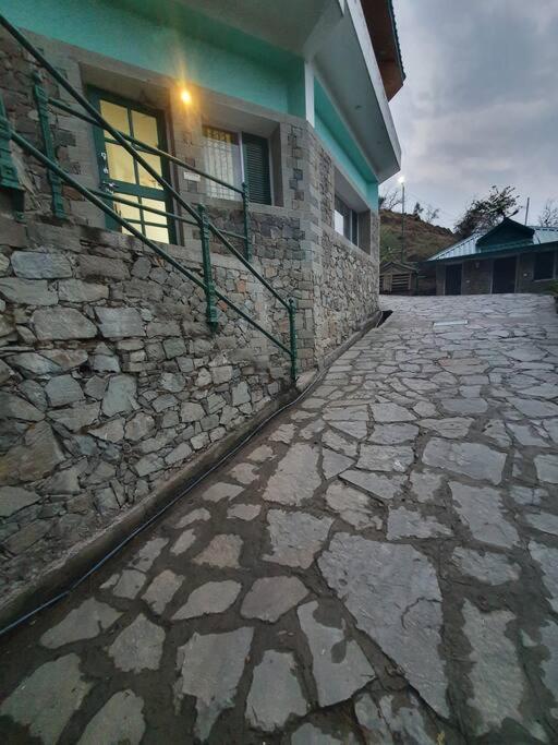 Kasauli Cascade A Cheerfull 4 Bedroom Challet المظهر الخارجي الصورة