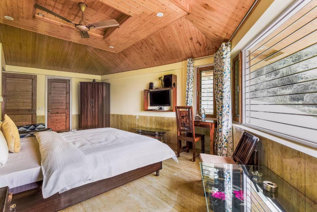 Kasauli Cascade A Cheerfull 4 Bedroom Challet المظهر الخارجي الصورة