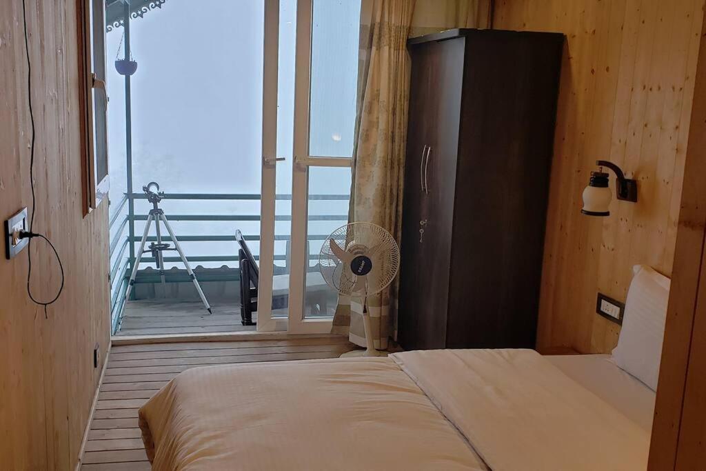 Kasauli Cascade A Cheerfull 4 Bedroom Challet المظهر الخارجي الصورة