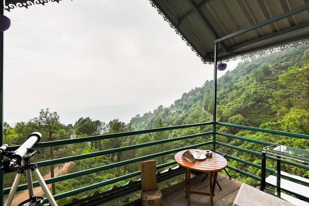Kasauli Cascade A Cheerfull 4 Bedroom Challet المظهر الخارجي الصورة