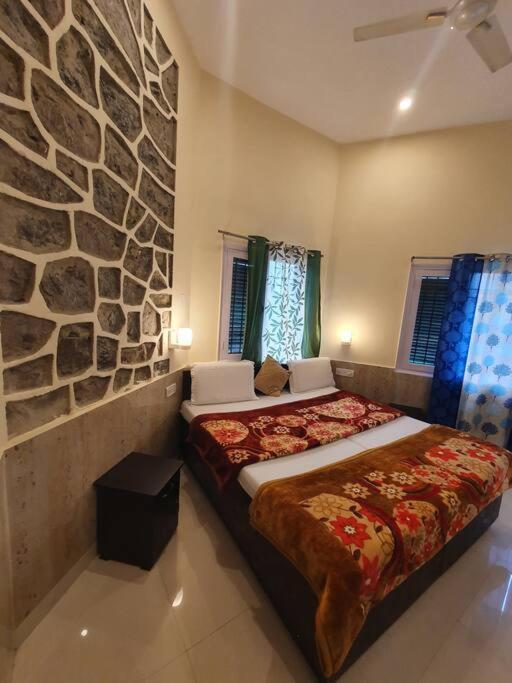 Kasauli Cascade A Cheerfull 4 Bedroom Challet المظهر الخارجي الصورة