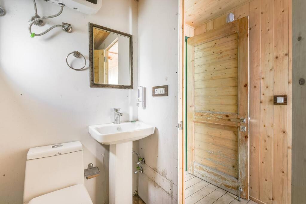 Kasauli Cascade A Cheerfull 4 Bedroom Challet المظهر الخارجي الصورة
