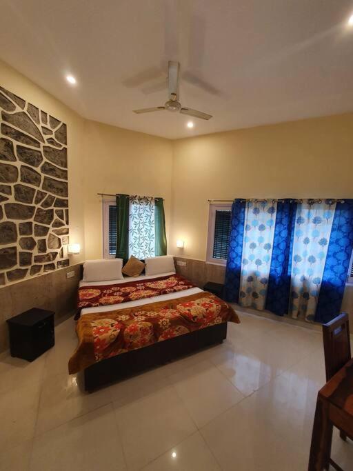 Kasauli Cascade A Cheerfull 4 Bedroom Challet المظهر الخارجي الصورة