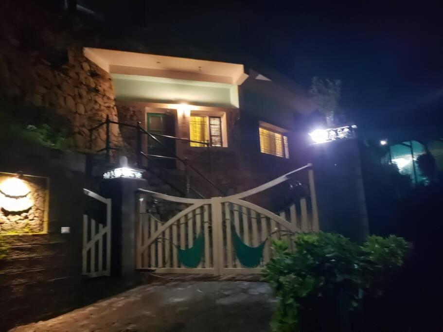 Kasauli Cascade A Cheerfull 4 Bedroom Challet المظهر الخارجي الصورة