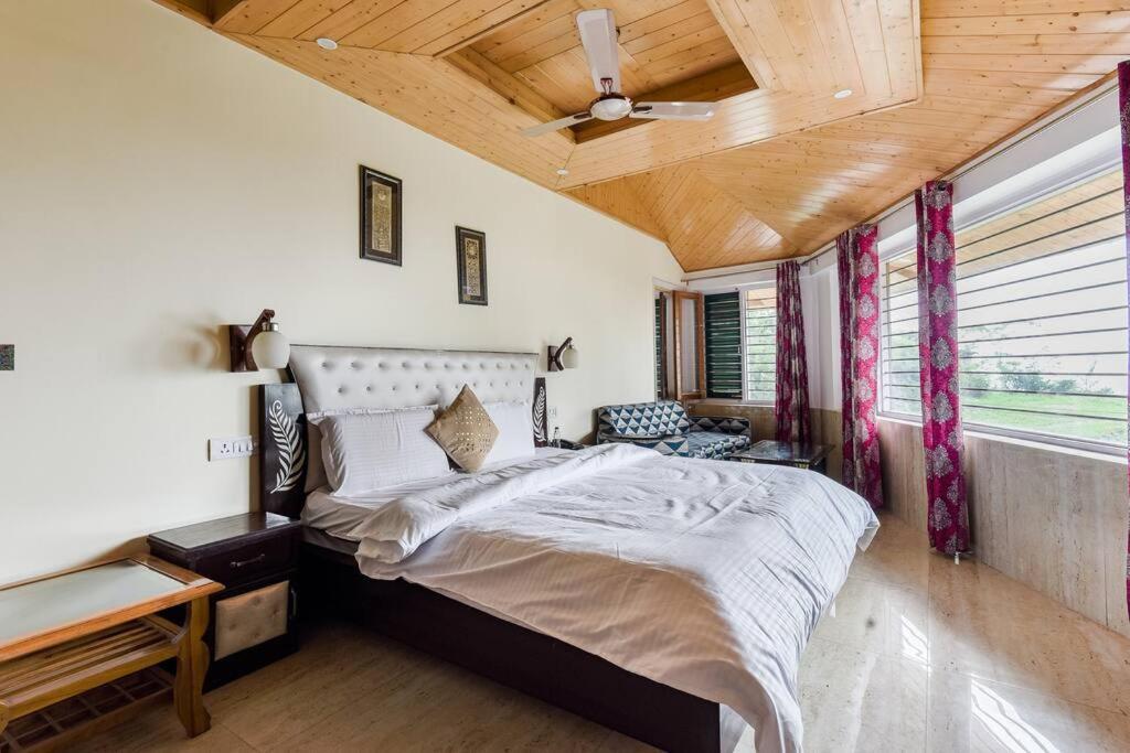 Kasauli Cascade A Cheerfull 4 Bedroom Challet المظهر الخارجي الصورة